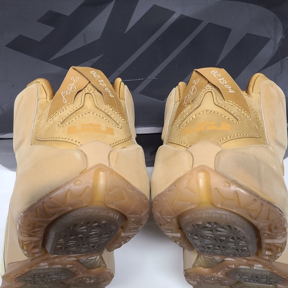 Lebron 12 Wheat - Picture 12 of 14